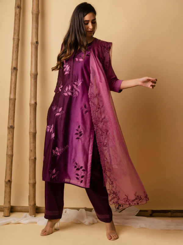 Leaf Applique Kurta Set (Wine) – A Stylish Fusion of Tradition and Contemporary Elegance - Image 2