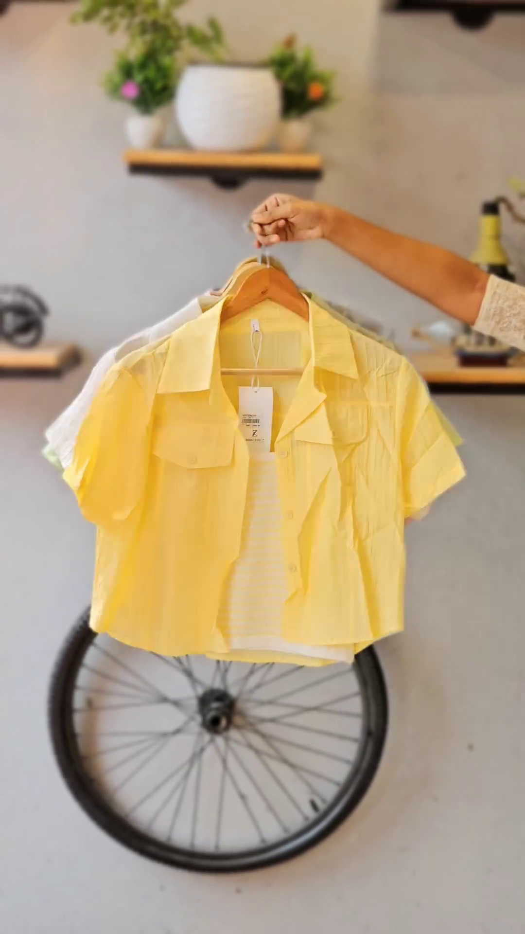 URB_N Women Crinkled Cropped Shirt