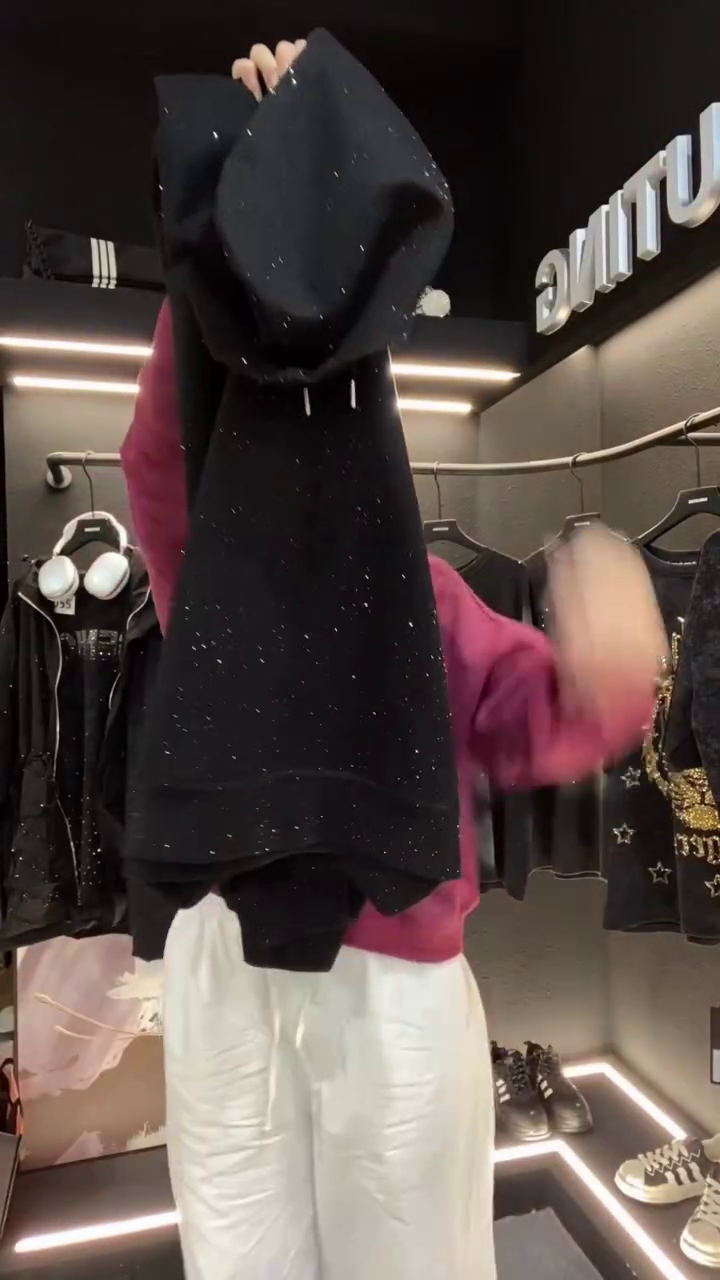 5️⃣ Ribbed Crop Top - Image 4