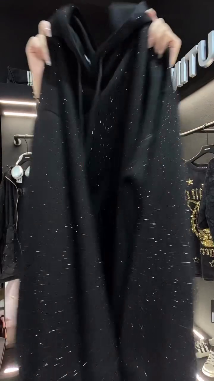 5️⃣ Ribbed Crop Top - Image 3