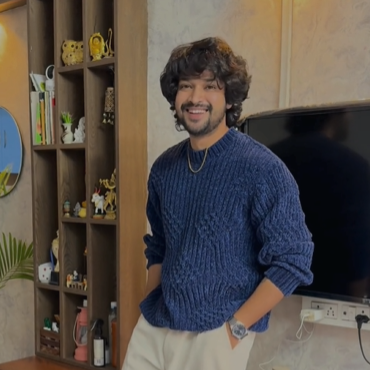 Crew Neck Cable Knit Sweater