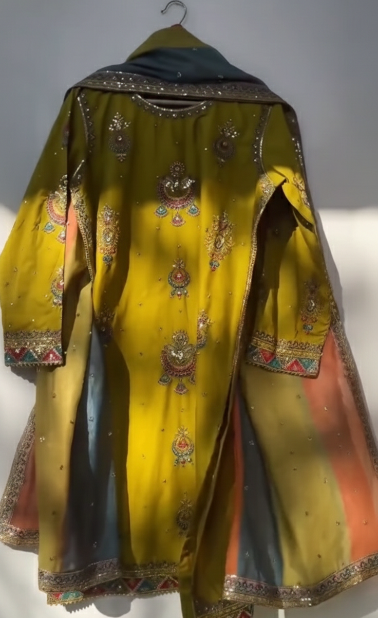 Zeenat Embroidered Silk Set - Image 5